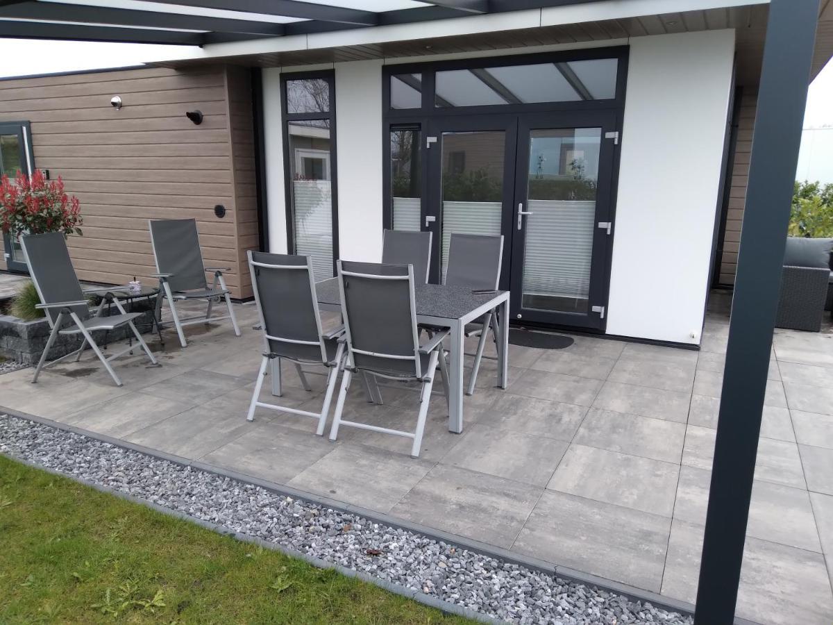 Ferienhaus / Chalet / Bungalow Am See, Holland, Niederlande, Lathum Exteriör bild