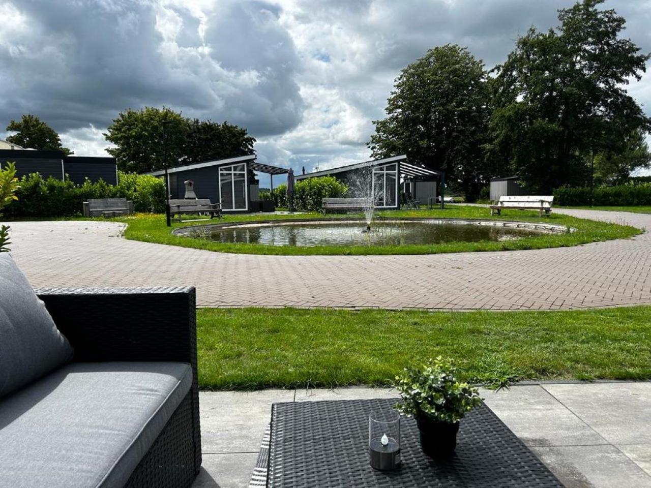 Ferienhaus / Chalet / Bungalow Am See, Holland, Niederlande, Lathum Exteriör bild